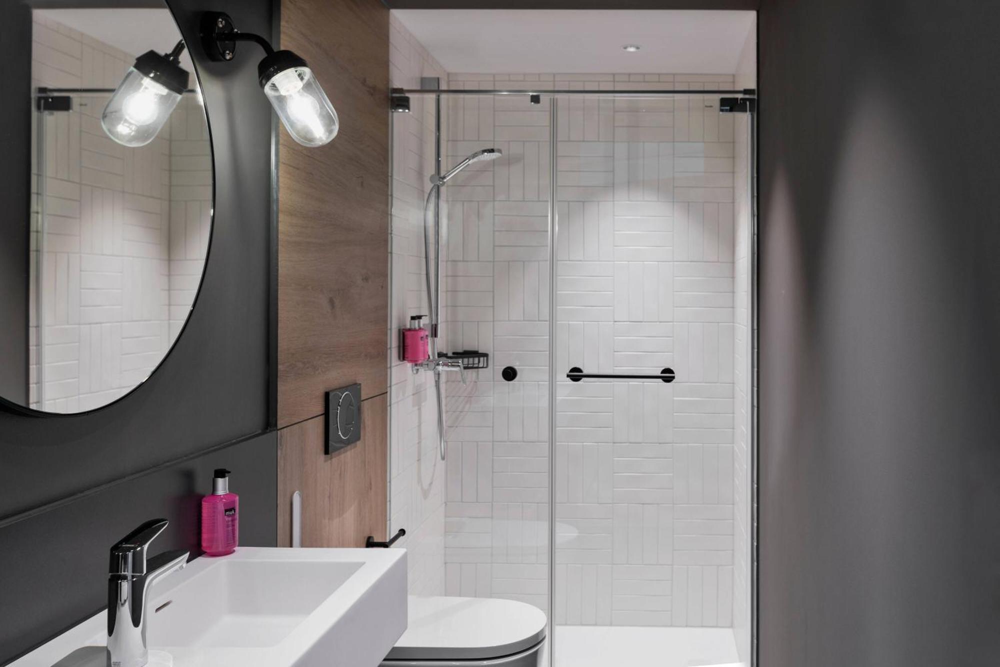 Moxy Rapperswil Hotel Buitenkant foto