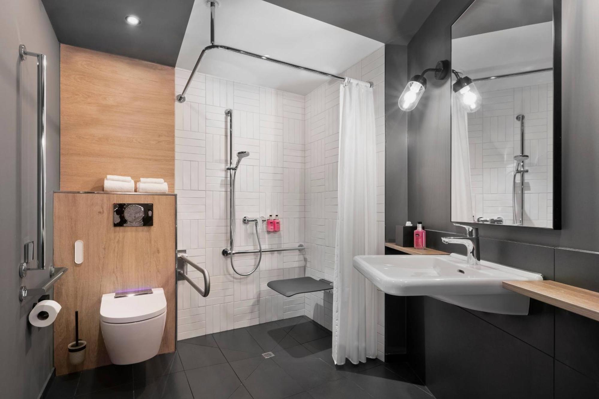 Moxy Rapperswil Hotel Buitenkant foto